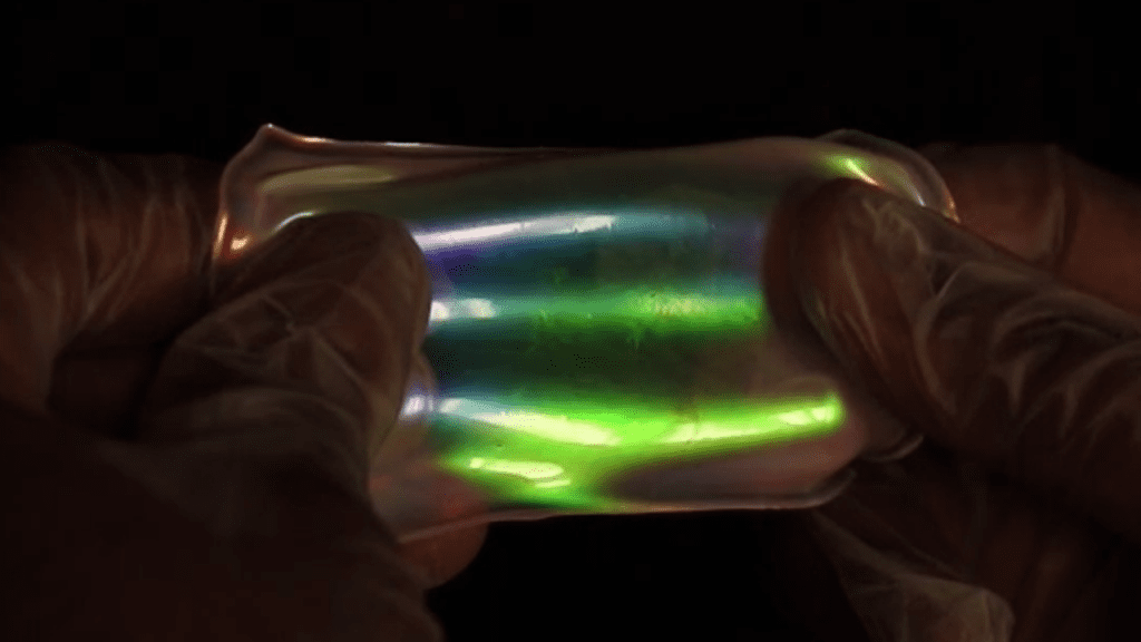 Color-changing liquid-crystal films for advanced optical devices ...